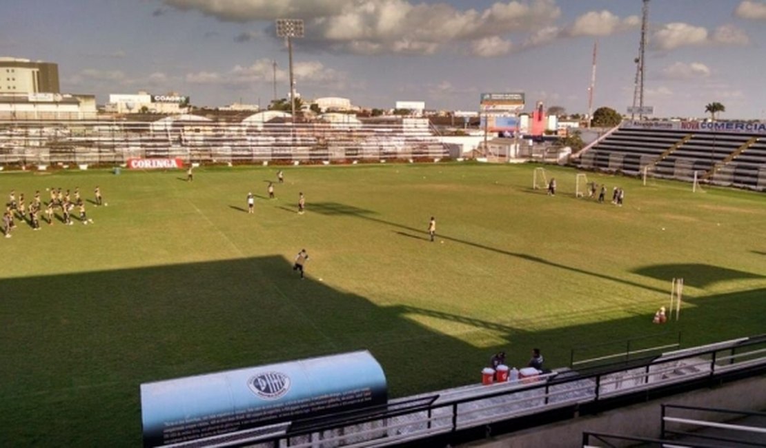 Alvinegros treinam pesado no Fumeirão