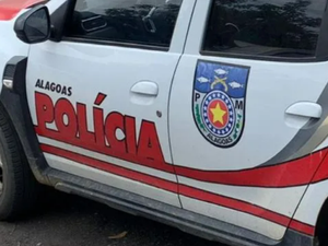 Mulher é flagrada com drogas escondidas em telhado de residência em Arapiraca