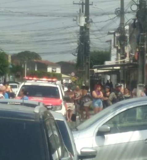 Homem é morto a tiros após ser chamado por suspeitos em rua do Clima Bom