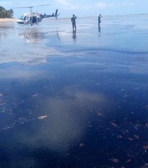 [Vídeo] Praias de Japaratinga são invadidas por manchas de petróleo