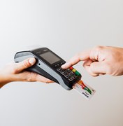 Juros do cartão de crédito sobem pelo 4º mês