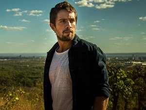 Galã da Globo curte post de Flávio Bolsonaro contra a emissora