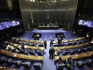 Bolsonaro 'agrada' deputados alagoanos com pagamento de emendas