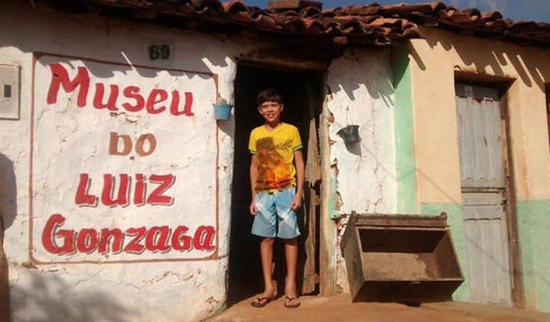 Menino de 10 anos cria museu para Luiz Gonzaga