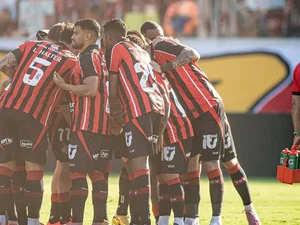 Vitória vê risco de rebaixamento aumentar depois de Santos x Palmeiras