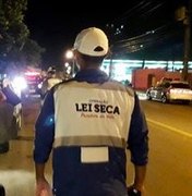 Homem embriagado cai de moto e é preso no Tabuleiro do Martins
