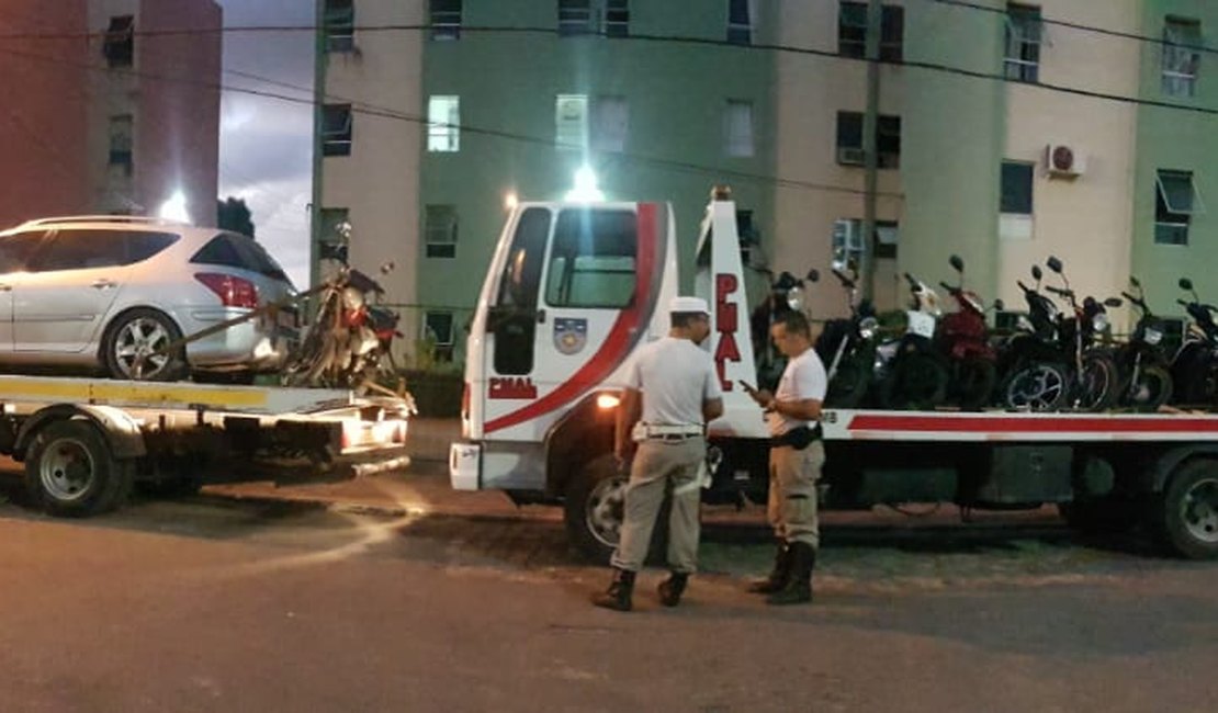 Veículos são apreendidos durante operação no bairro do Jacintinho 
