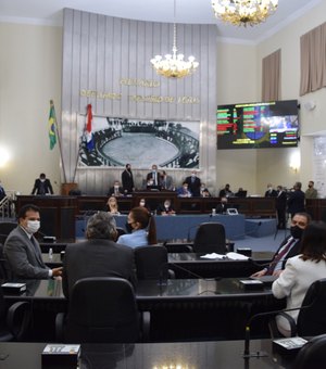 Parlamentares votam Lei de Diretrizes Orçamentárias e entram em recesso