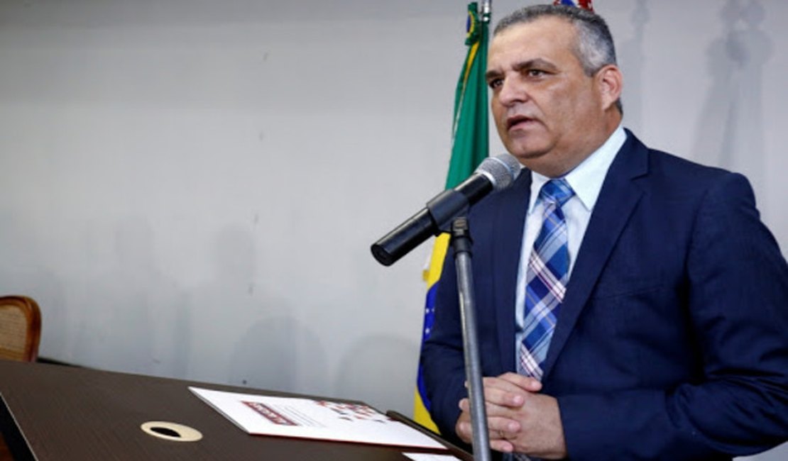 Alfredo Gaspar vem a Arapiraca reforçar investigações sobre morte do PM Charles Micael
