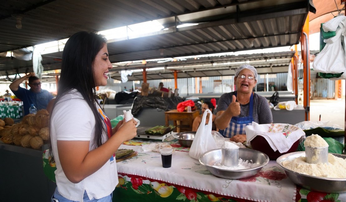 Gabi Gonçalves ouve comerciantes em visita a Feira Municipal de Rio Largo