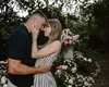 Taylor Swift se casa hoje com jogador de futebol americano Travis Kelce