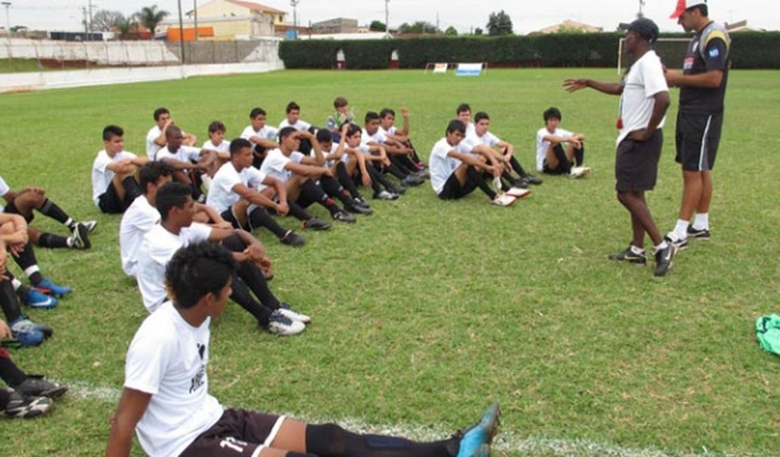 Meninos da Vila: Arapiraca ganha escolinha oficial do Santos Futebol Clube