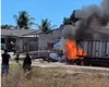 [Vídeo] Carreta pega fogo durante soldagem em oficina na rodovia AL-105 em São Luís do Quitunde