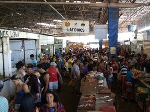 Comerciantes do mercado da produção são prejudicados por falta de energia