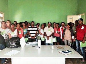 Grupos interessados em constituir cooperativa recebem capacitação