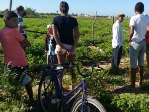 Vídeo: corpo de homem é encontrado com perfurações de arma branca e pauladas na cabeça