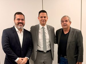 Em Brasília, prefeito Nicollas fortalece articulações e busca novos avanços para Atalaia