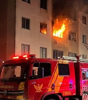 Incêndio atinge apartamento em Palmeira dos Índios e mobiliza polícia e bombeiros