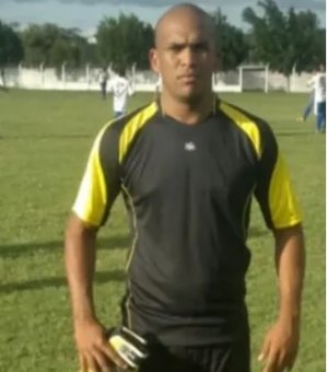Goleiro de times do Sertão morre após cair de moto em quebra-molas sem sinalização, em Monteirópolis