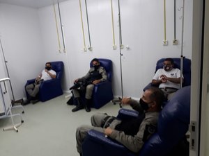 Policiais salvam homem que dormia enquanto casa incendiava em Maragogi