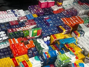 Vigilância Sanitária autua farmácia clandestina dentro de supermercado