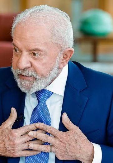 Lula sanciona lei que combate 'adultização' de crianças na internet