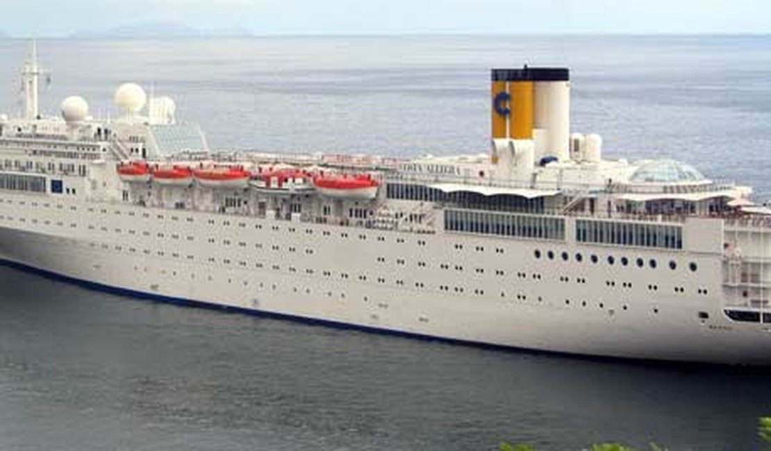 Cruzeiro com mais de mil a bordo está à deriva no Oceano Índico