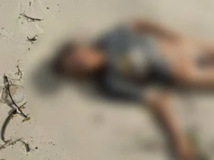 Homem com marcas de esfaqueamento é encontrado morto na areia da Praia da Avenida, em Maceió