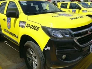 Homem furta objetos de veículo estacionado e é pego por populares no bairo Caititus