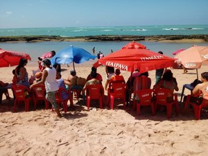Moradores de residências terapêuticas ganham dia de lazer na praia