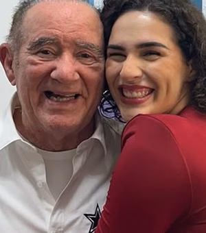 Filha de Renato Aragão reage após ser acusada de colocar o pai em asilo