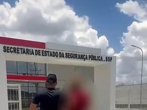 [Vídeo] Polícia prende acusado de matar homem com pauladas na cabeça no Sertão de Alagoas