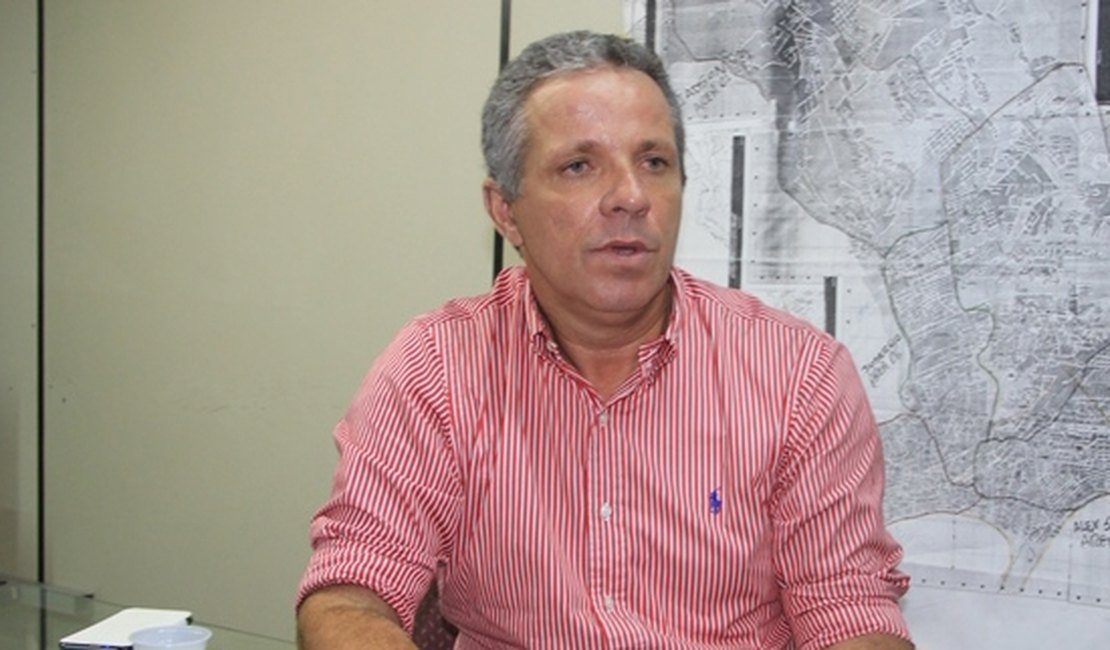 Prefeito terá de devolver R$170 mil aos cofres públicos