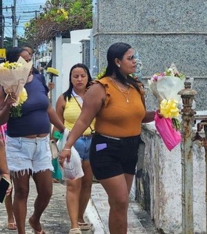 Prefeitura realiza credenciamento de ambulantes para o Dia de Finados em Maceió