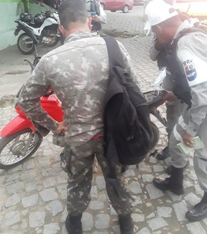 Falso sargento é preso trajando uniforme militar para escapar de blitz