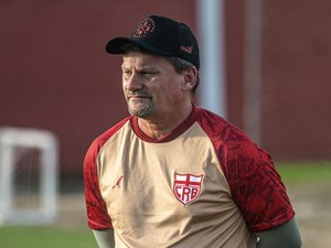 Fábio Matias comanda primeiro treinamento no CT Ninho do Galo
