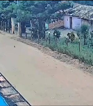 Câmeras de segurança flagram motociclista que matou mecânico no Povoado Cangandu