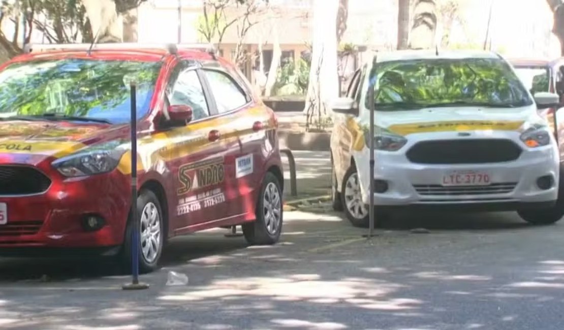 Fim da baliza e carro automático liberado para tirar CNH; estados colocam mudanças em vigor