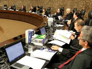 Justiça suspende lei que trata da idade para ingresso na PM