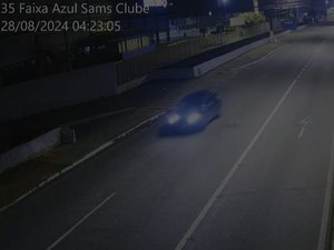 [Vídeo] Câmera flagra momento em que Jeep invade contramão na Av. Dona Constança