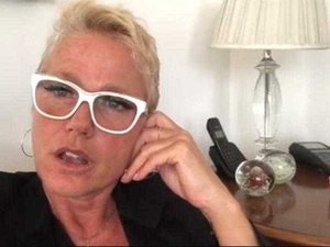 'Sasha sempre me fala para eu experimentar maconha', diz Xuxa