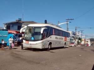 Ônibus que seguia para Paulo Afonso é assaltado no Agreste alagoano