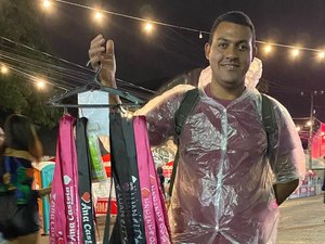Empreendedor das faixinhas adapta método de venda e fatura até R$ 2mil nas festas de São João