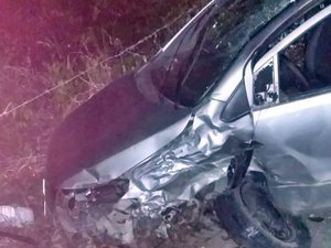 Condutor com sinais de embriaguez é detido pela PM após colidir com veículos