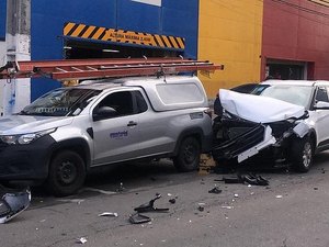 Acidente envolvendo veículo da Equatorial é registrado na Ponta Verde