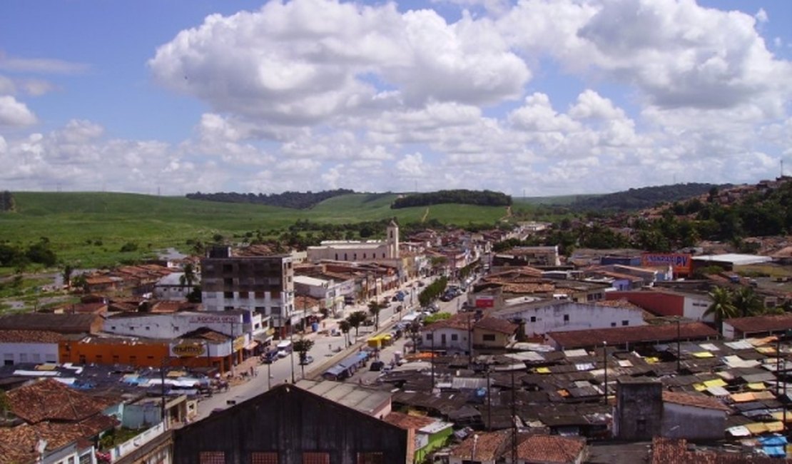 Vice-prefeita assume gestão de Rio Largo