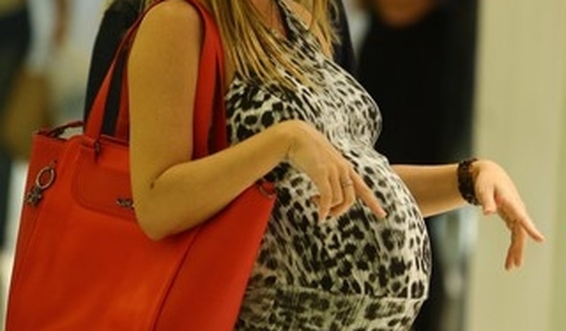 Bárbara Borges deu à luz bebê de mais de 4kg