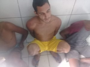 Criminoso rouba mulher e é capturado por taxistas na Levada
