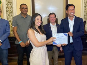Rodrigo Cunha lança novo modelo que agiliza licenciamento de obras em Maceió