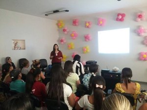 Gestantes e acompanhantes recebem treinamento
